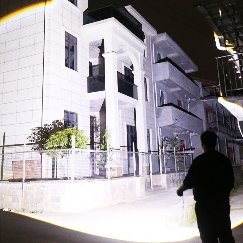 초강력 손전등 높은 루멘 강한 빛 충전식 휴대용 토치  - Outdoor Lighting Mains Powered 리뷰 및 가격